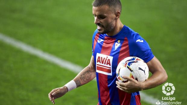 Eibar - Cádiz: Pedro León será baja este viernes