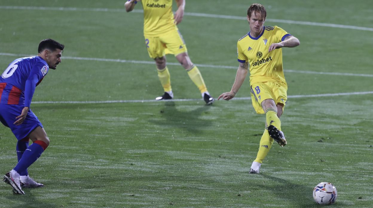 El Cádiz CF no domina la posesión del balón.