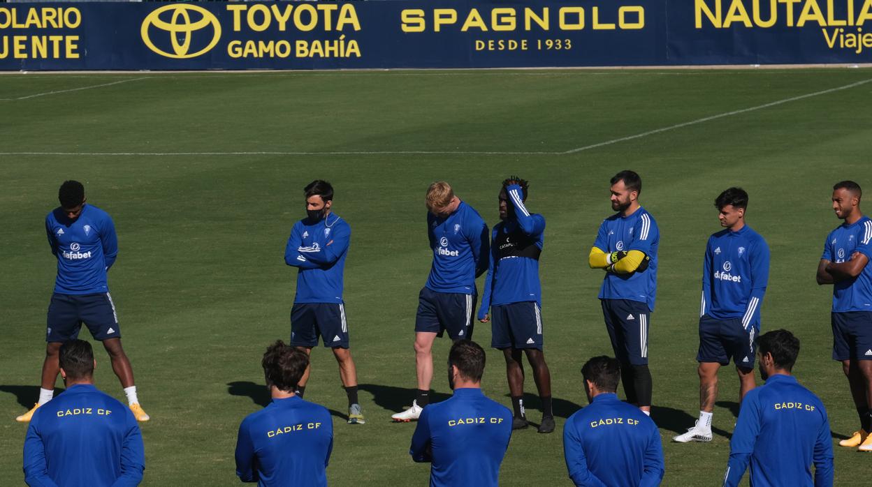 El Cádiz recibe a la Real con muchas bajas.