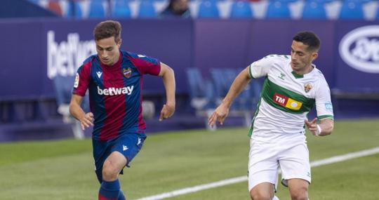 El Elche empató ante el Levante (1-1).