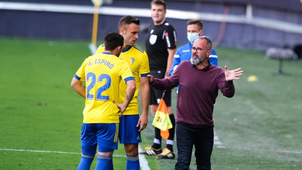 El Cádiz CF cerrará 2020 contra el Valladolid y abrirá 2021 en Valencia