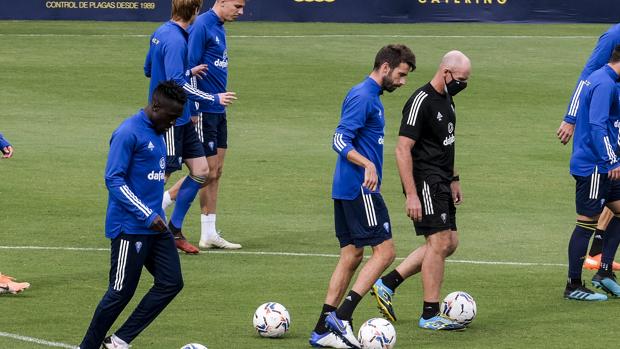 Un mediocentro con experiencia en Primera, objetivo para el mercado invernal