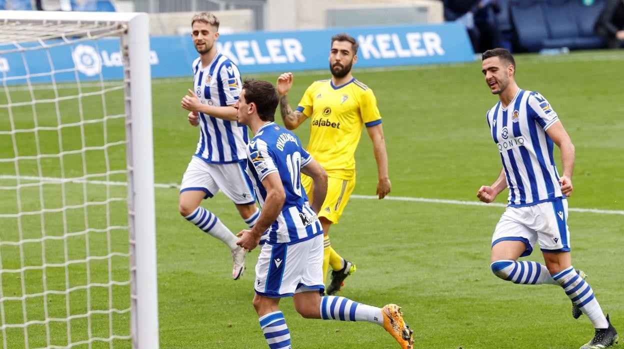 Oyarzabal marcó dos goles al Cádiz.