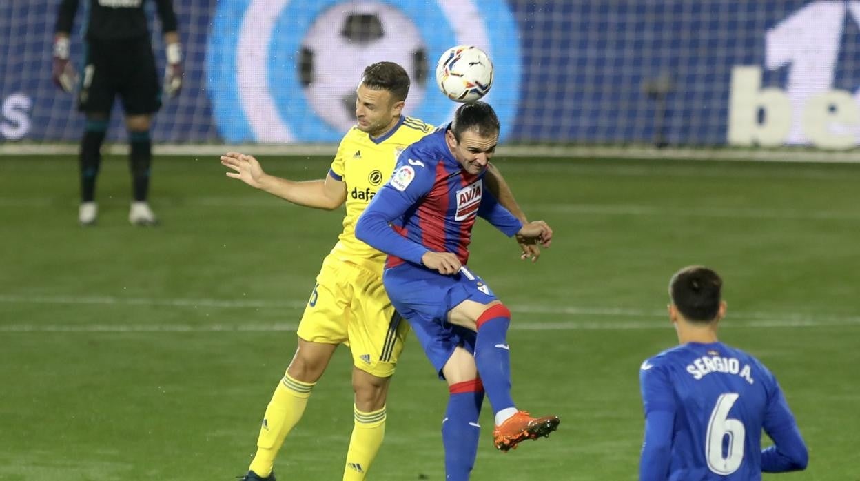 El Cádiz CF tendrá que recibir al Eibar en el Carranza.