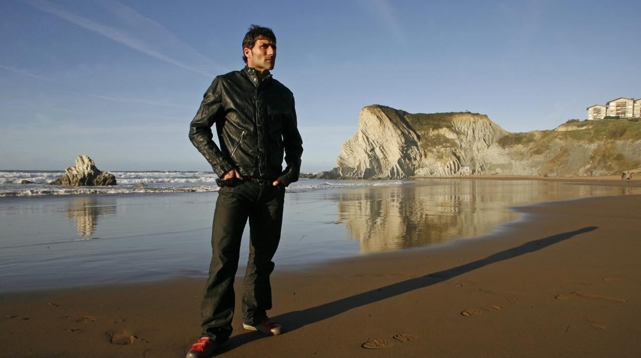 armando, en su querida playa de sopelana.