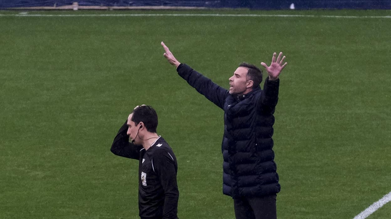 Alberto Cifuentes durante el Cádiz B-Tamaraceite.