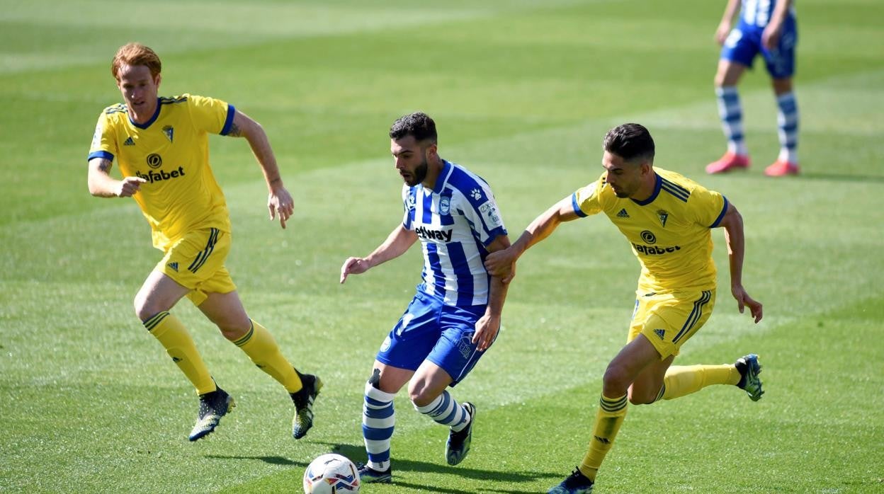 Imagen del partido Alavés - Cádiz.