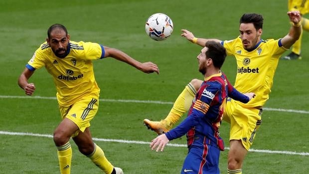 La alineación del Cádiz: ¿Quién crees que jugará como lateral derecho ante el Villarreal?