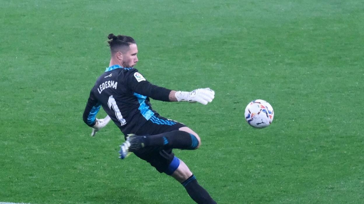 Conan en un partido con el Cádiz