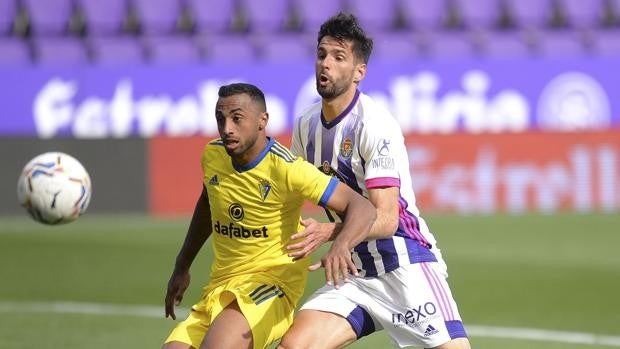 Akapo, «satisfecho» con el empate en su vuelta a la titularidad