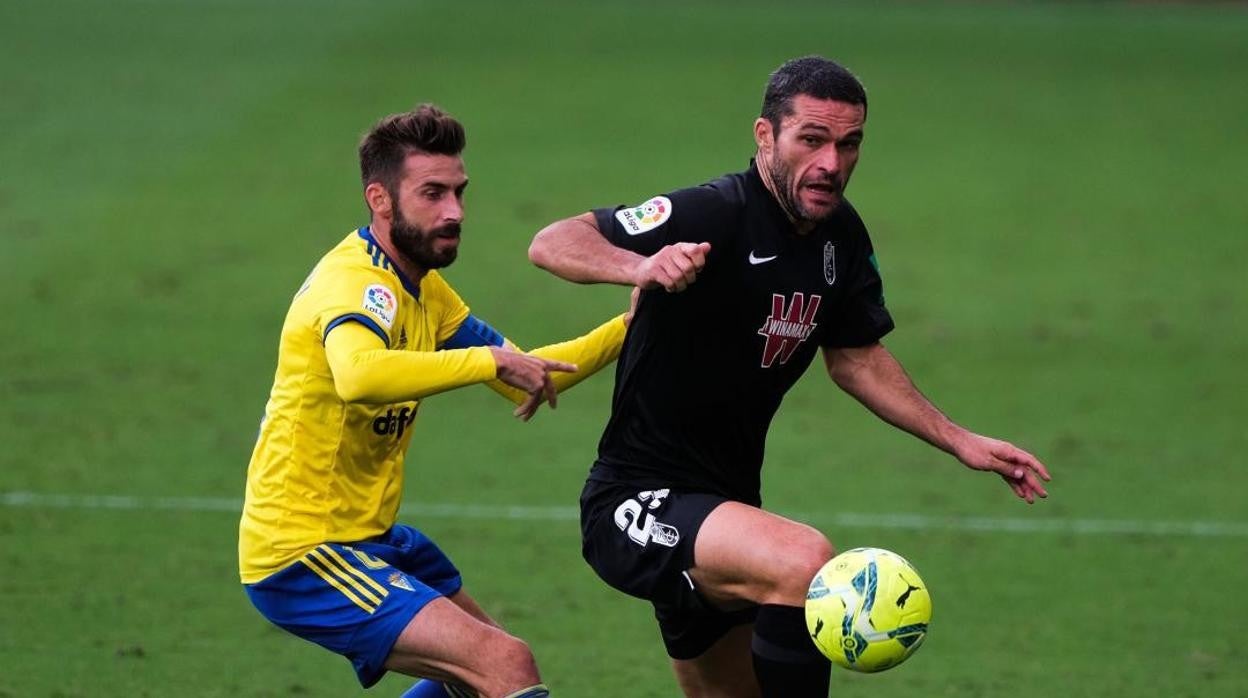 El Cádiz CF volverá a jugar ante el Granada, ahora en Los Cármenes.