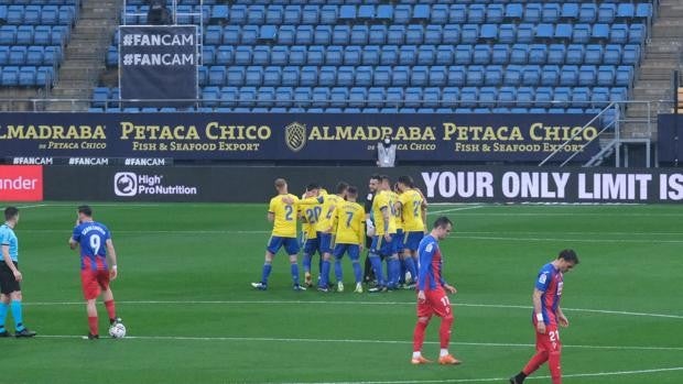 El Cádiz CF recurre a la Junta para hacer una fiesta en Carranza