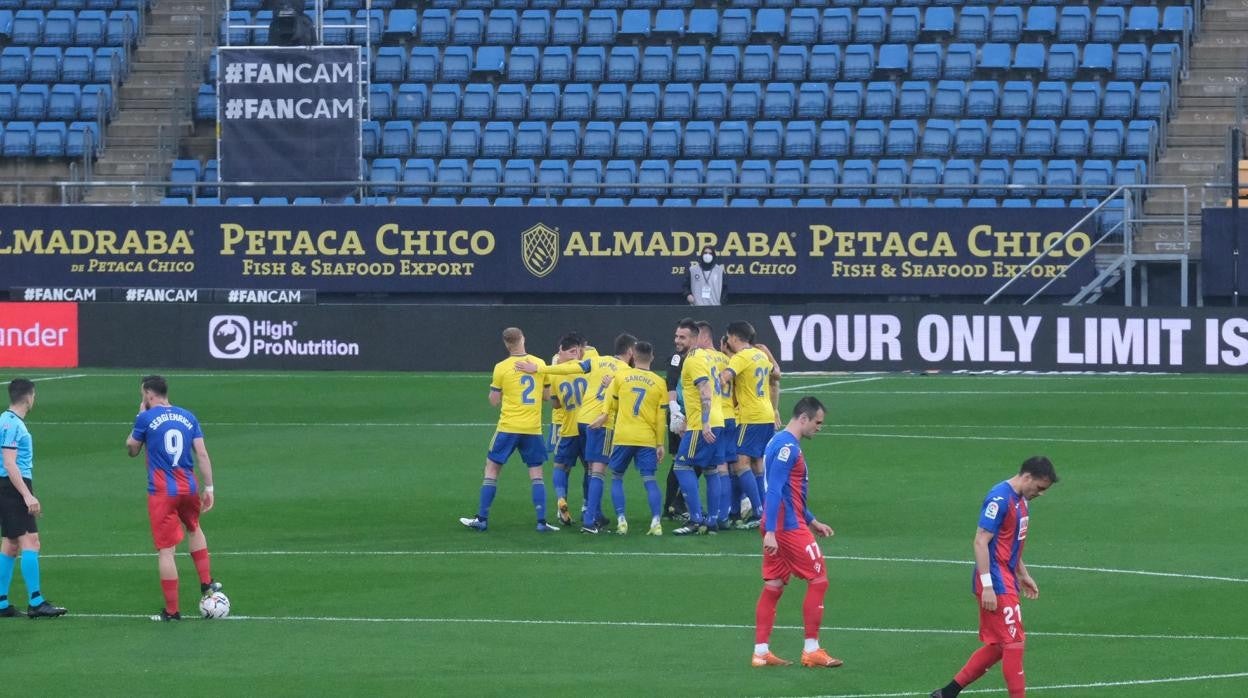 El cádiz pedirá a la junta jugar con público ante el elche.