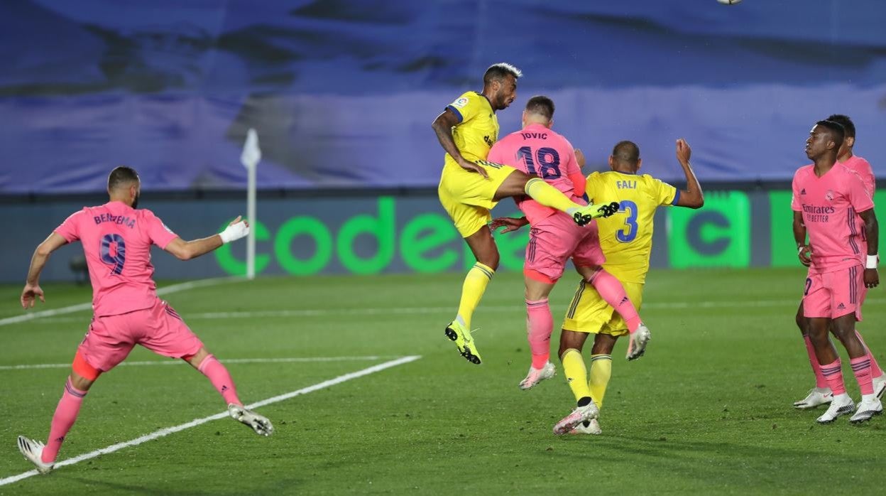 Akapo estuvo presente en Valdebebas durante la histórica victoria del Cádiz CF ante el Real Madrid.