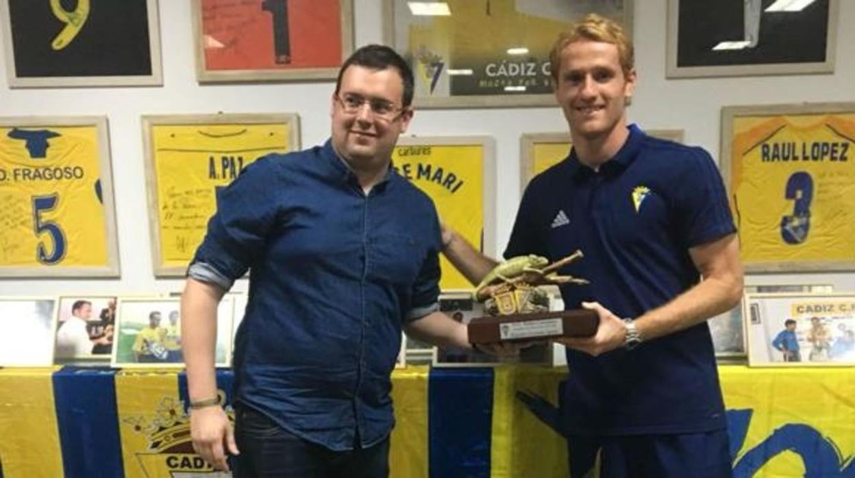 Álex ha recibido dos veces el Trofeo Camaleón.