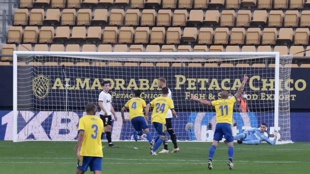 Marcos Mauro se queda con 'su instante de la salvación'