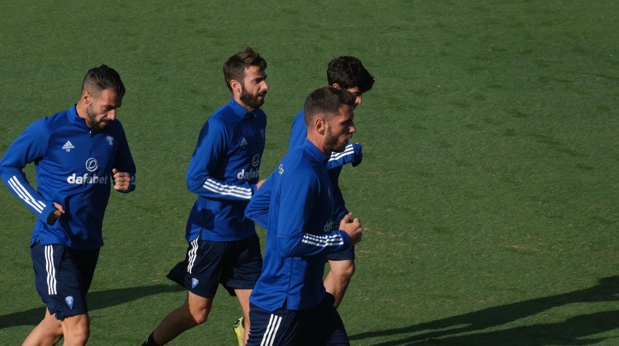 pedro alcalá, el primero, en un entrenamiento.