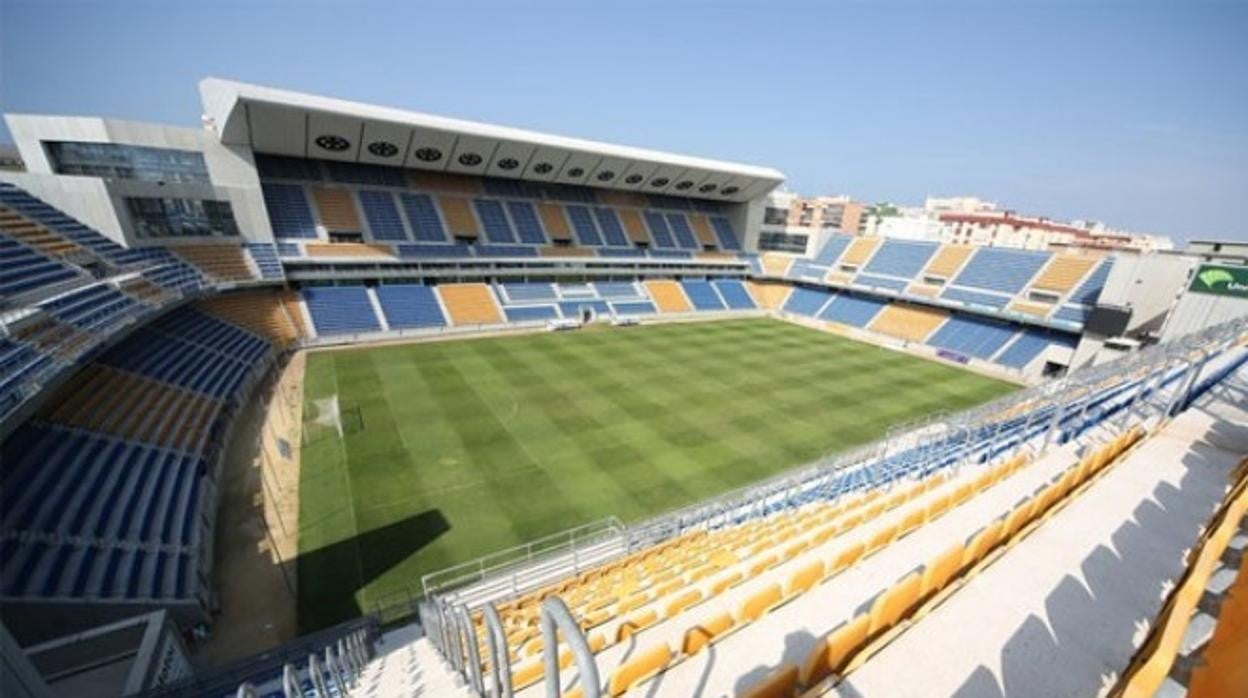 El estadio gaditano acoge este miércoles el Trofeo.