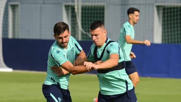 El Cádiz deja hueco para tres