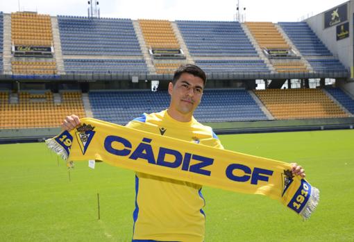 El centrocampista chileno Tomás Alarcón ha dejado buenas sensaciones durante la pretemporada del Cádiz CF.