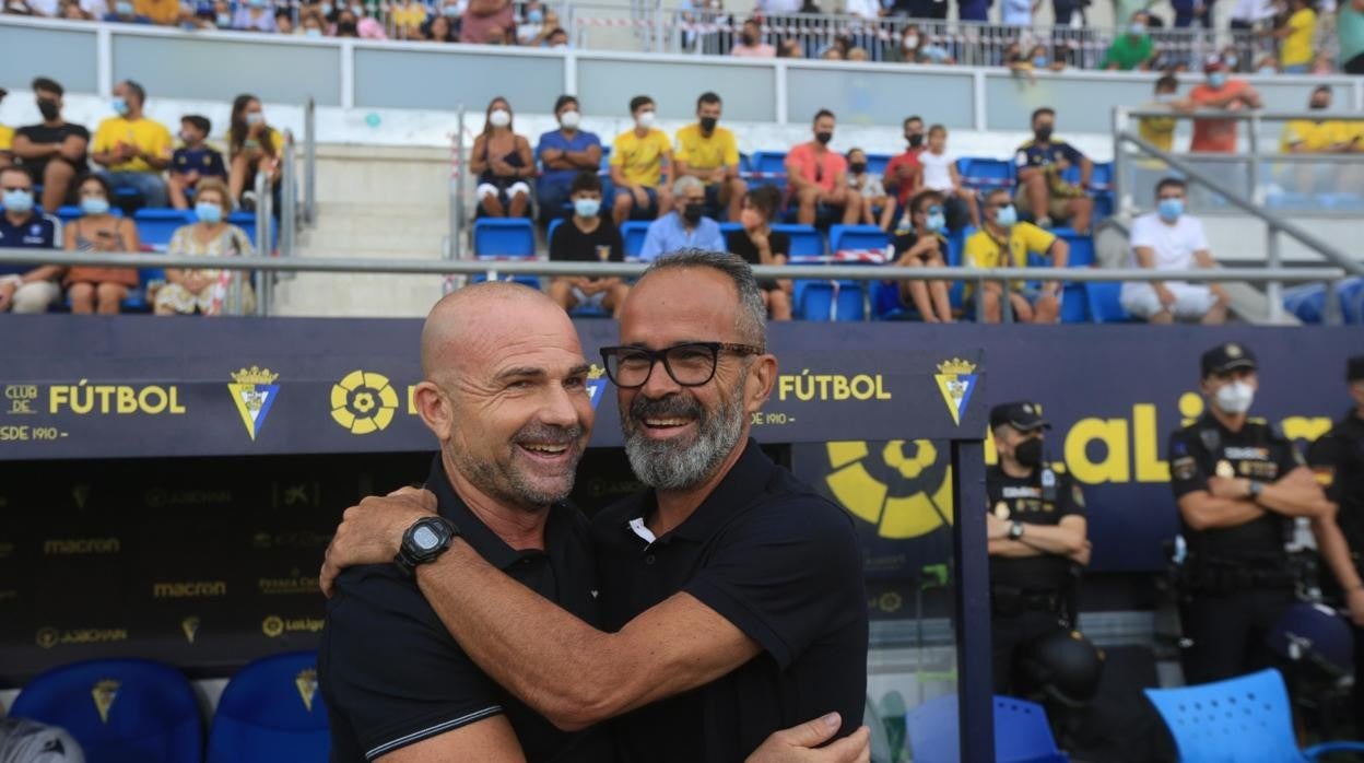 Paco López y Álvaro Cervera antes del partido