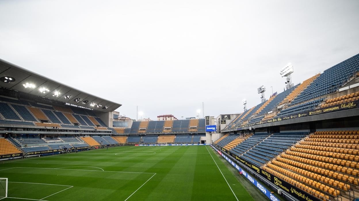 el estadio gaditano acoge este domingo su segundo partido de la liga.