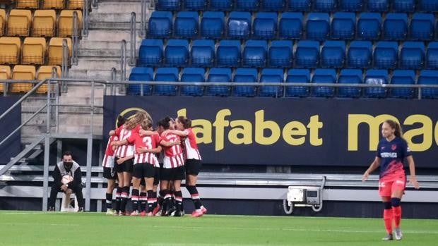 Las leonas saben sufrir y ganar (1-0)