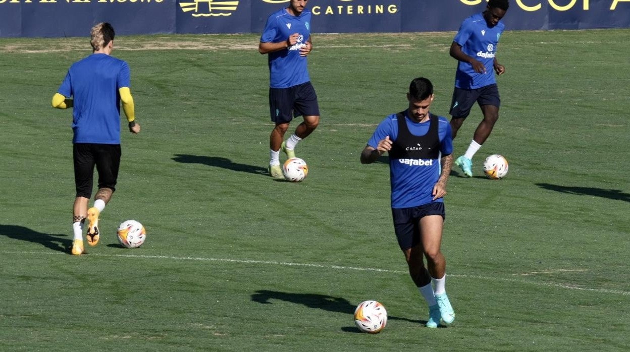 Nano Mesa en un entrenamiento del Cádiz CF.