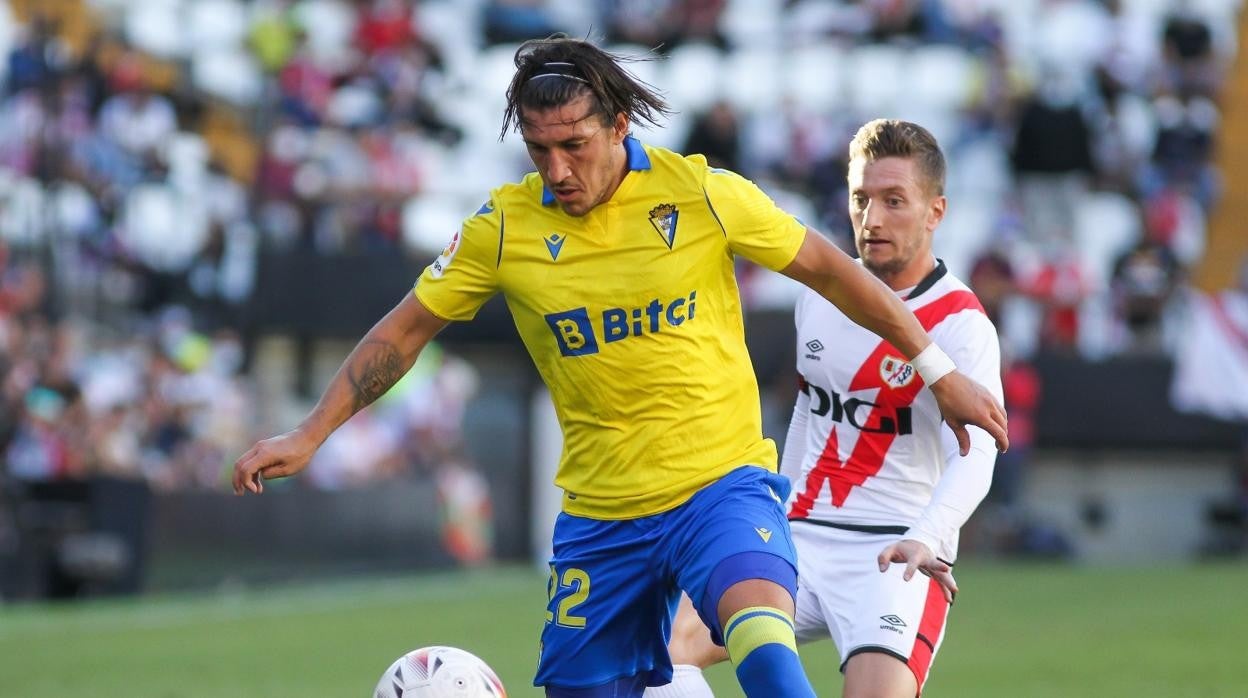 Pacha Espino en el partido de Vallecas