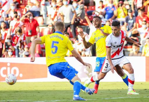 Haroyan marcó un gol en el Rayo - Cádiz.