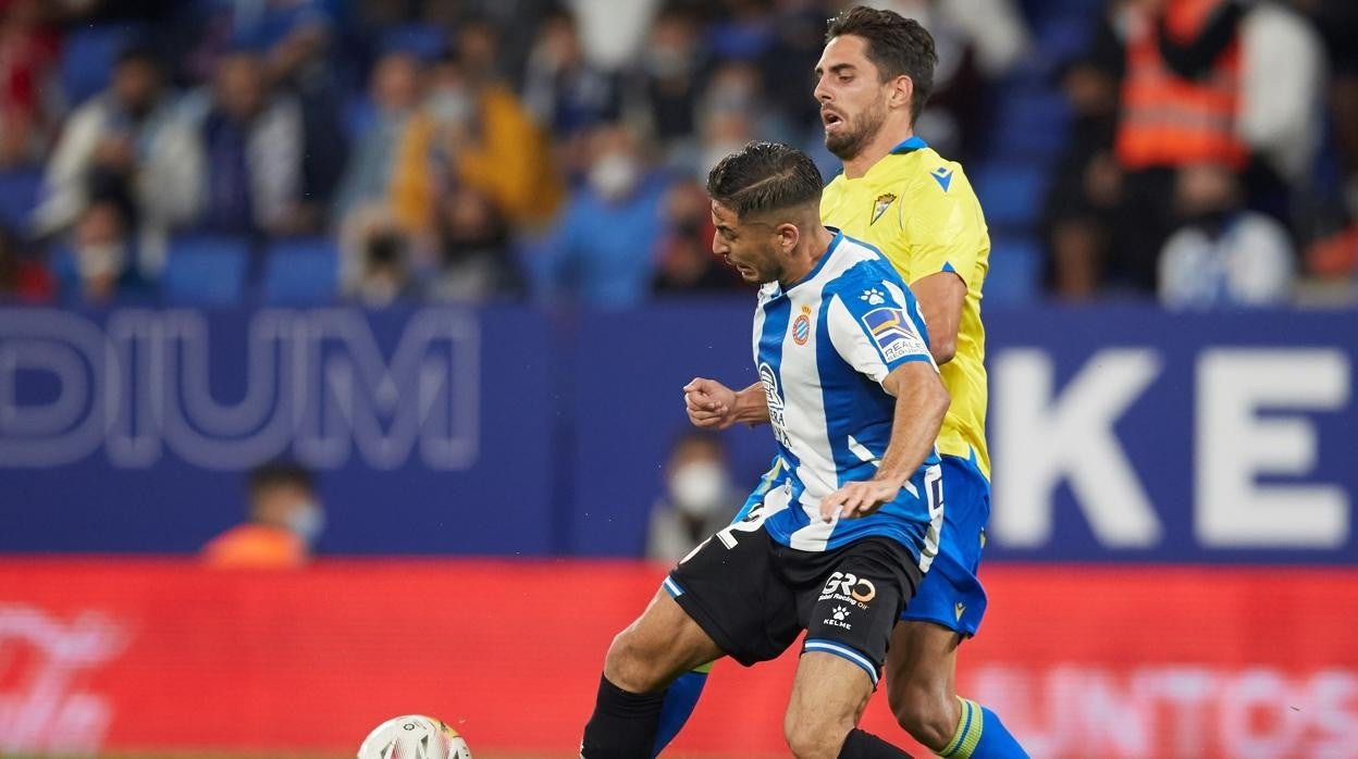 Los jugadores del Cádiz celebran la victoria en Vigo