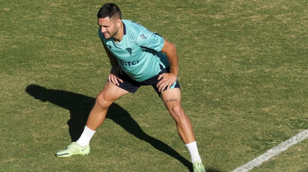 El delantero Florin Andone regresa a la lista de convocados del Cádiz CF.