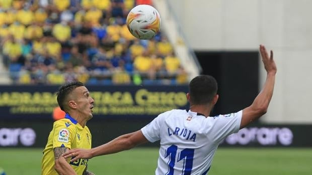 El Cádiz CF se queda al borde del pozo