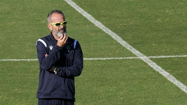 Aguas revueltas en el Cádiz CF