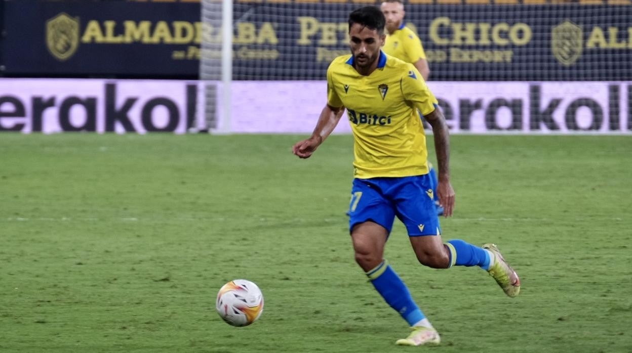 Chapela, sorpresa en el once titular del Cádiz CF.