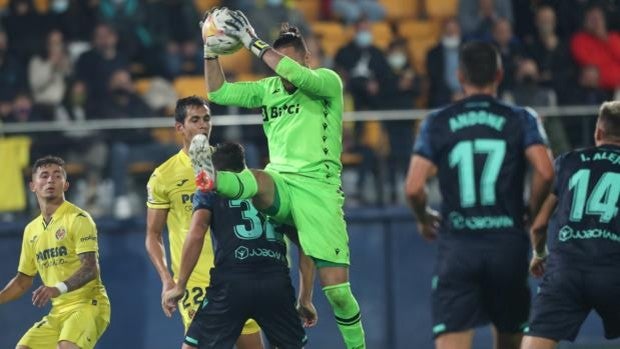 Cádiz CF: (Vídeo) Las paradas salvadoras de 'Conan' Ledesma ante el Villarreal