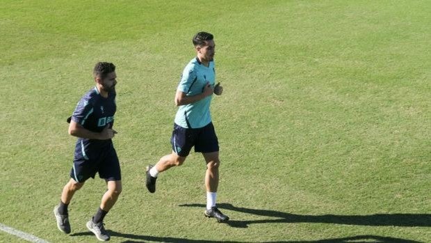 Martín Calderón regresa a los entrenamientos del Cádiz CF, tras superar su lesión