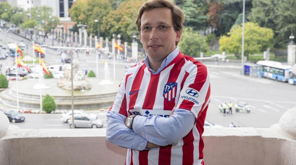 El alcalde de Madrid, aficionado del Atlético de Madrid