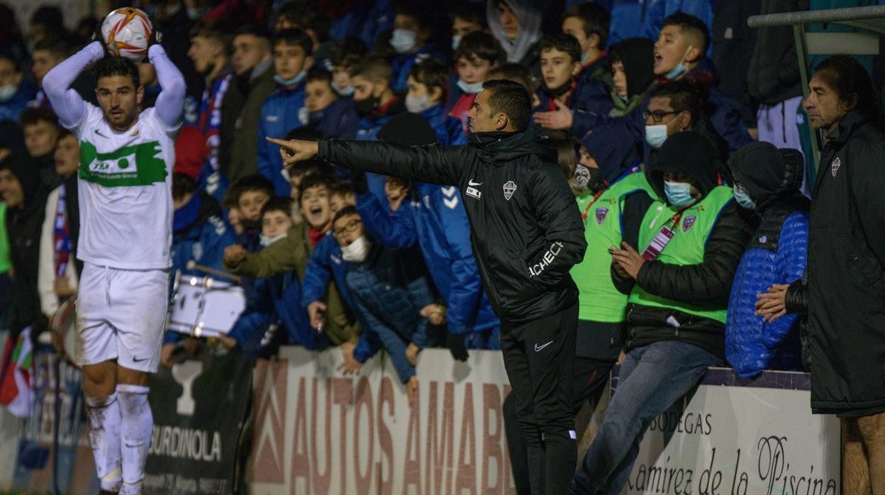 Francisco debutó en el banquillo del Elche en la Copa del Rey.