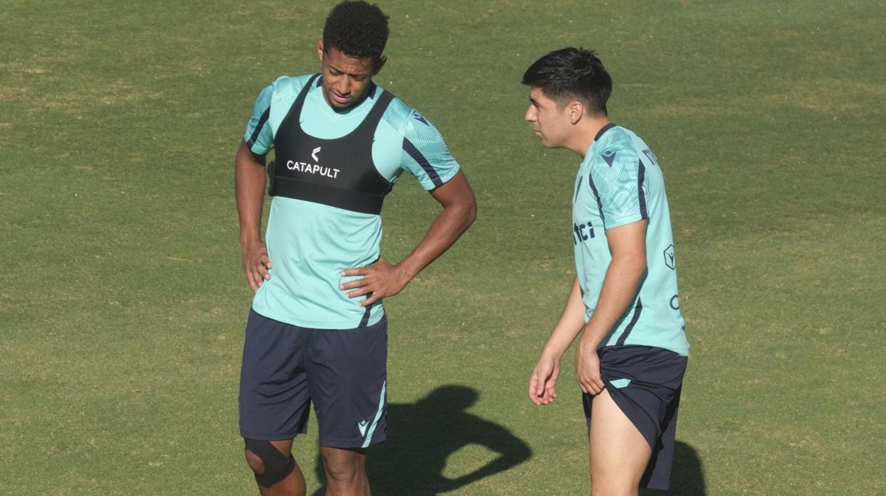 Tomás Alarcón, junto a 'Choco' Lozano en un entrenamiento.