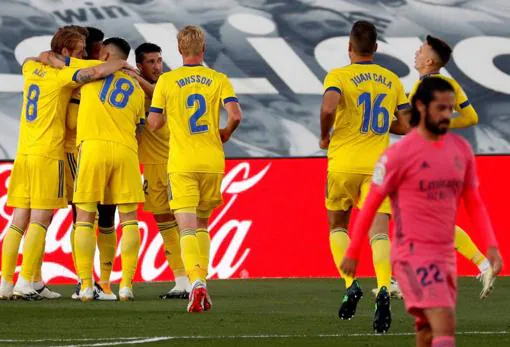 Celebración del gol de Lozano ante el Real Madrid en la pasada temporada.