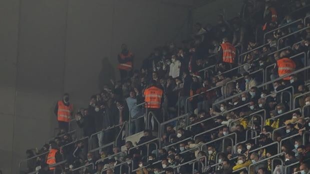 La incomprensible presencia de cientos de sevillistas en Carranza