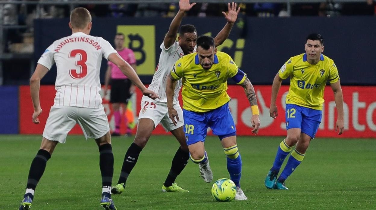 Álvaro Negredo fue titular ante el Sevilla FC, su ex equipo.