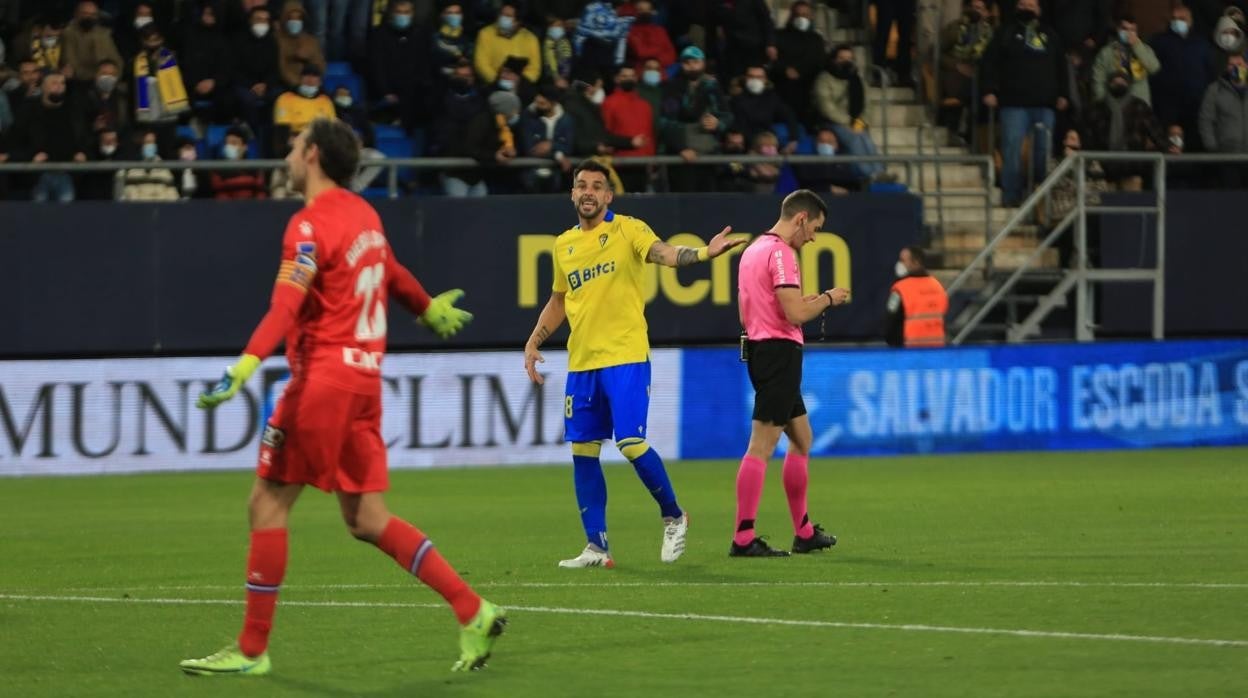 Álvaro Negredo marcó un gol, asistió en otro y también le anularon dos más.