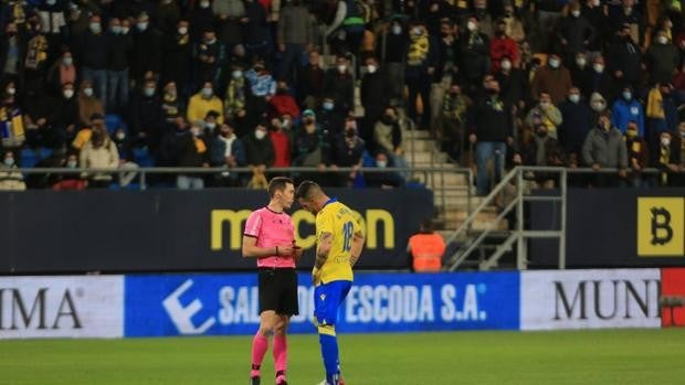 Sergio suma a un soldado para la causa