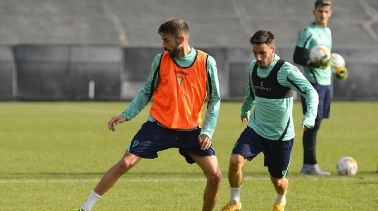 José Mari e Iza, en un entrenamiento en Paterna.