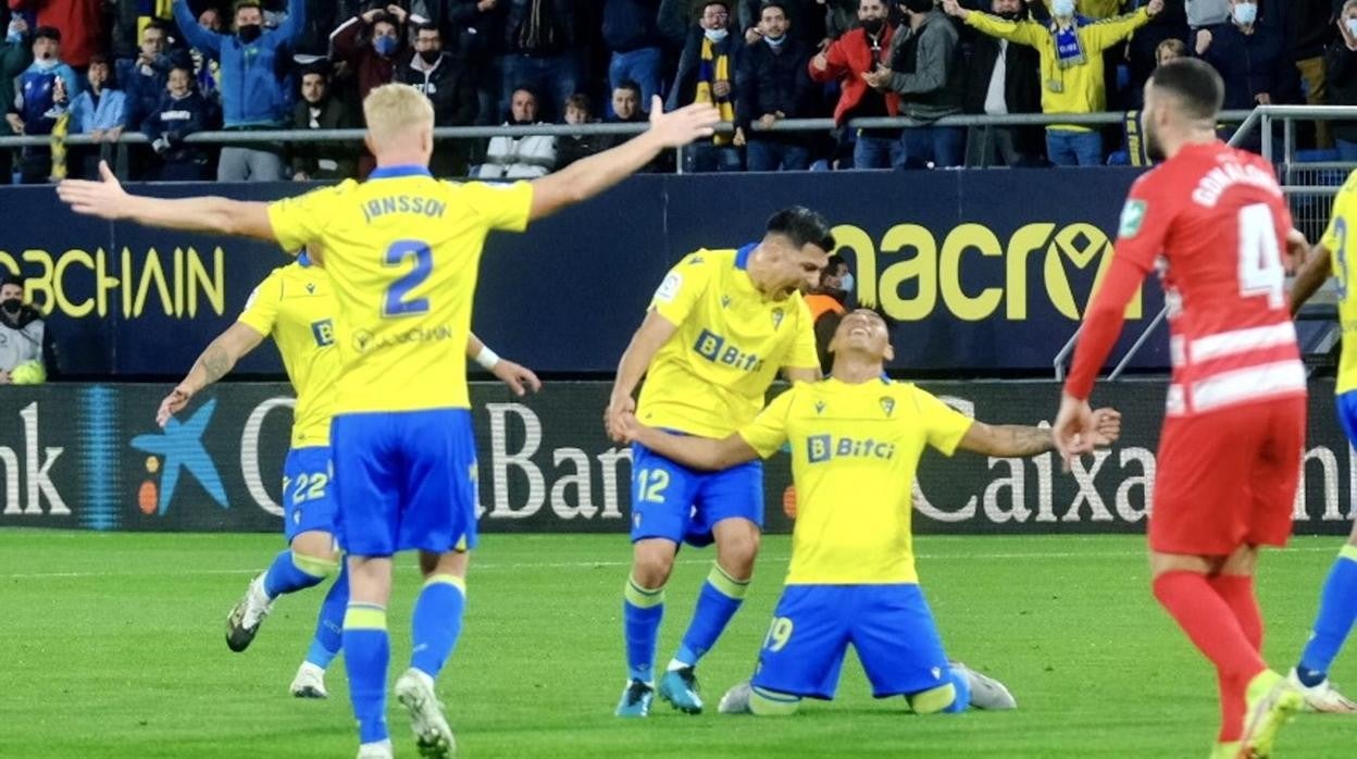 Santiago Arzamendia marcó ante el Granada su único gol con el Cádiz CF en la competición liguera.