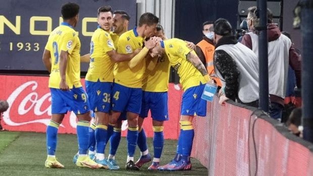 Las alineaciones del Granada - Cádiz