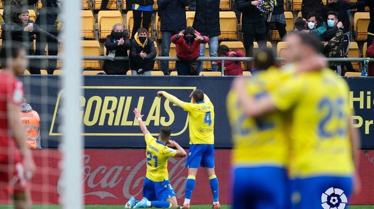 Sobrino hizo el arquero.