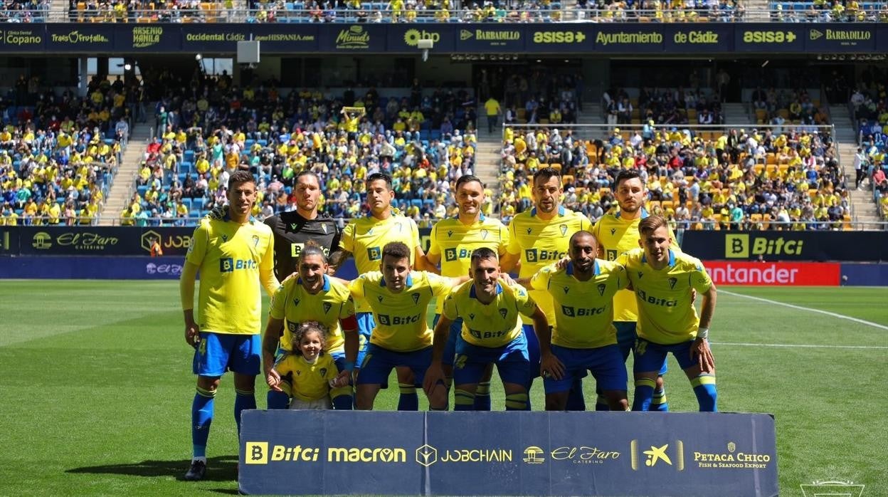 Once del Cádiz ante el Real Betis en el Nuevo Mirandilla